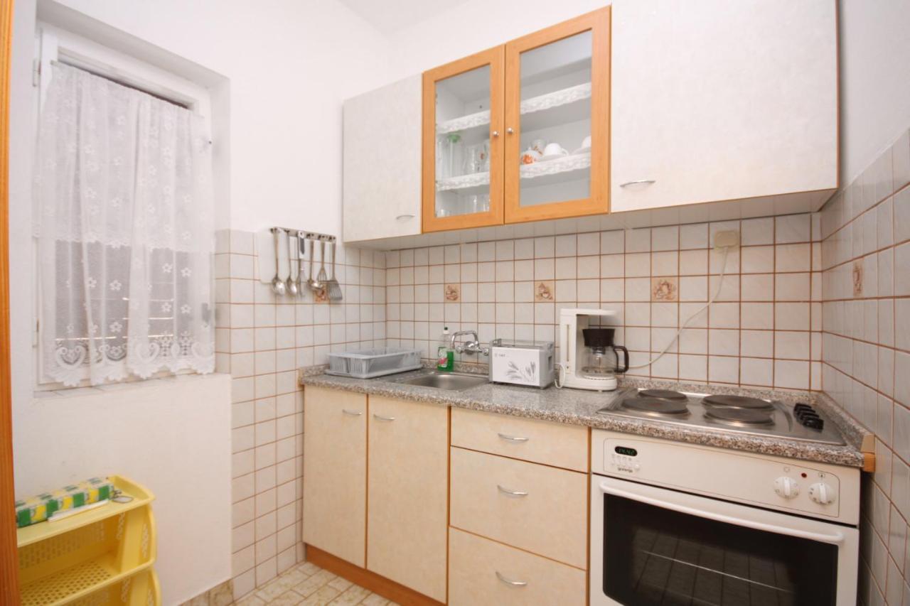 Apartments With A Parking Space Kampor, Rab - 4984 Exterior photo